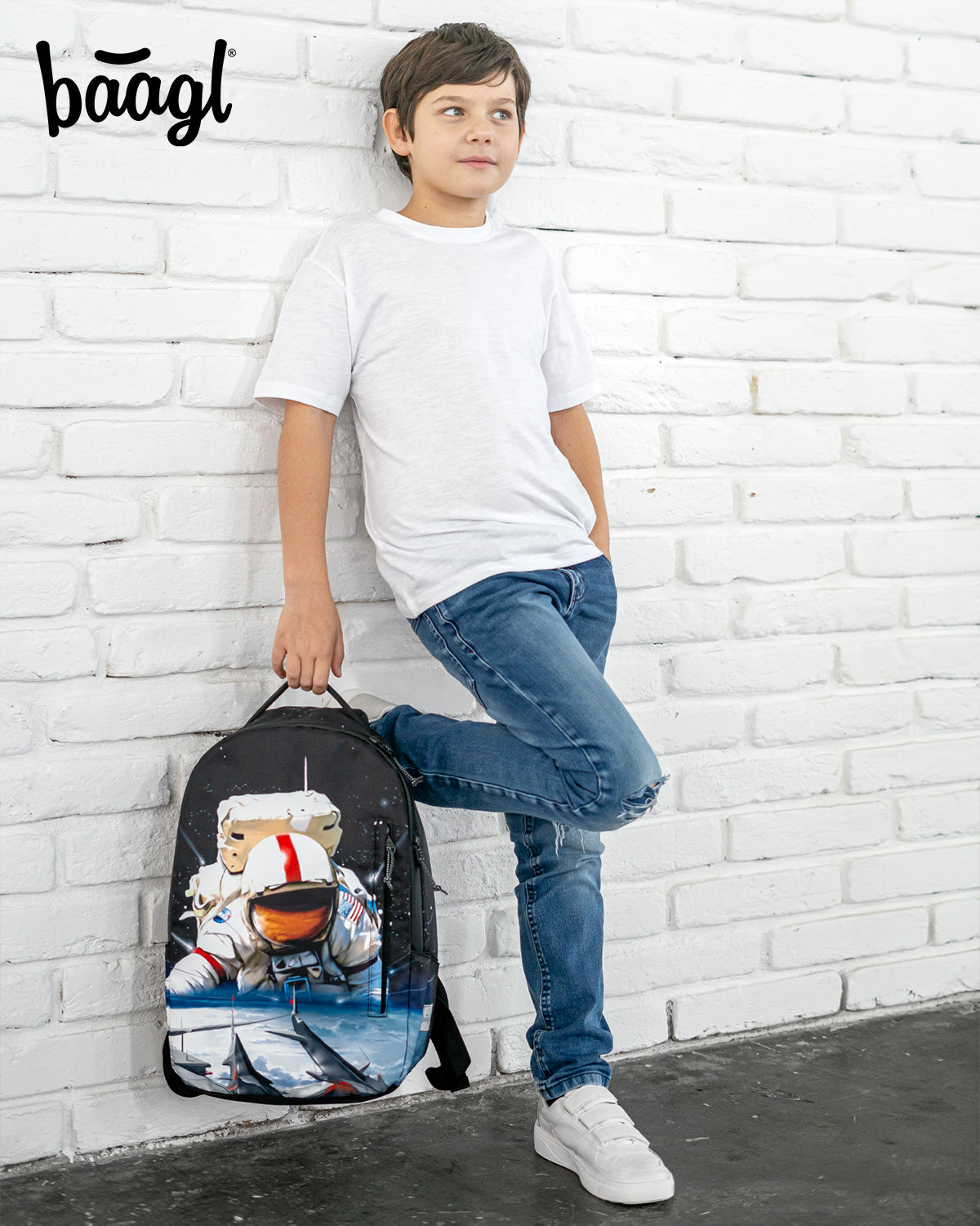 Placek  eARTh - Cosmonaut by Caer8th