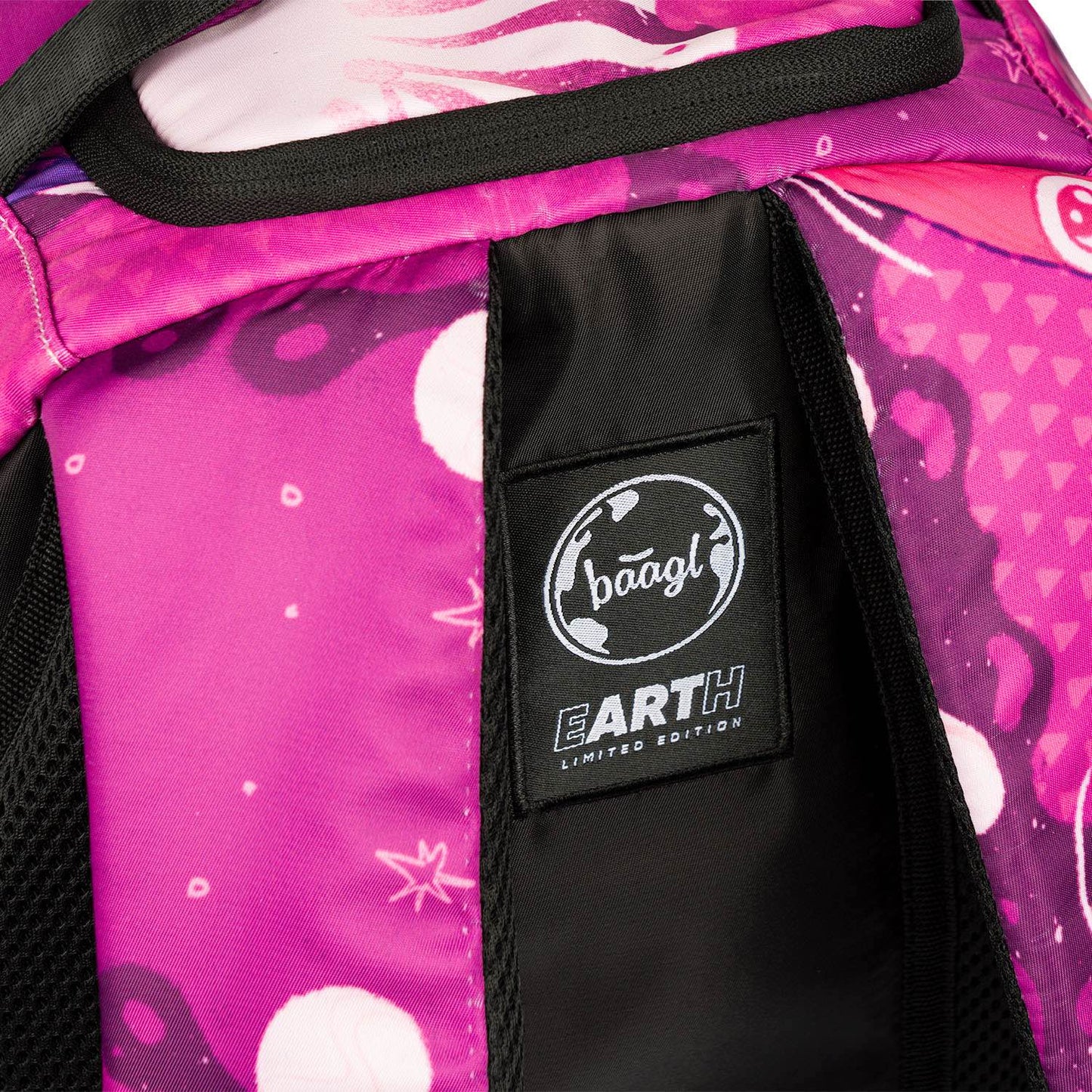 Placek eARTh - Ufo by Mára Čmára